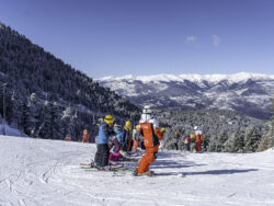 Las estaciones de esquí y de montaña del Pirineo de Girona cierran la temporada de invierno con 848.039 usuarios, un 4,6 % menos que la temporada 2021-2022