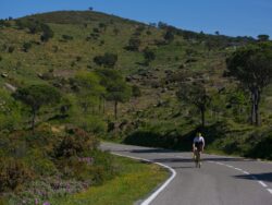 Més de la meitat dels cicloturistes que visiten la demarcació de Girona viatgen amb paquet turístic
